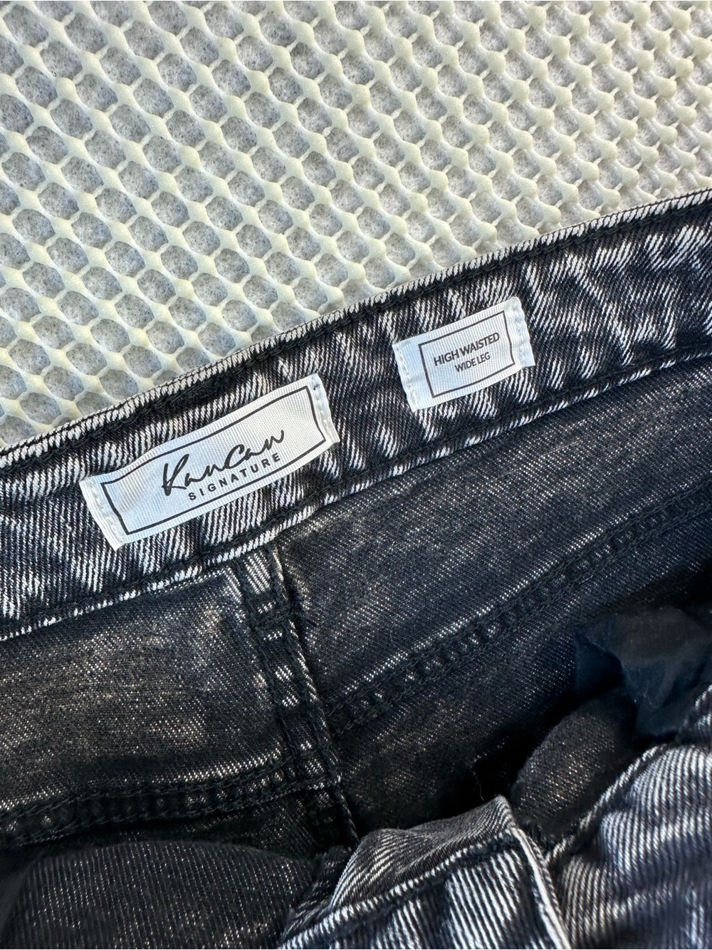 Kancan High Waisted Wide Leg Fringe Hem Jeans Size 28 NEW NWT - Picture 6 of 8